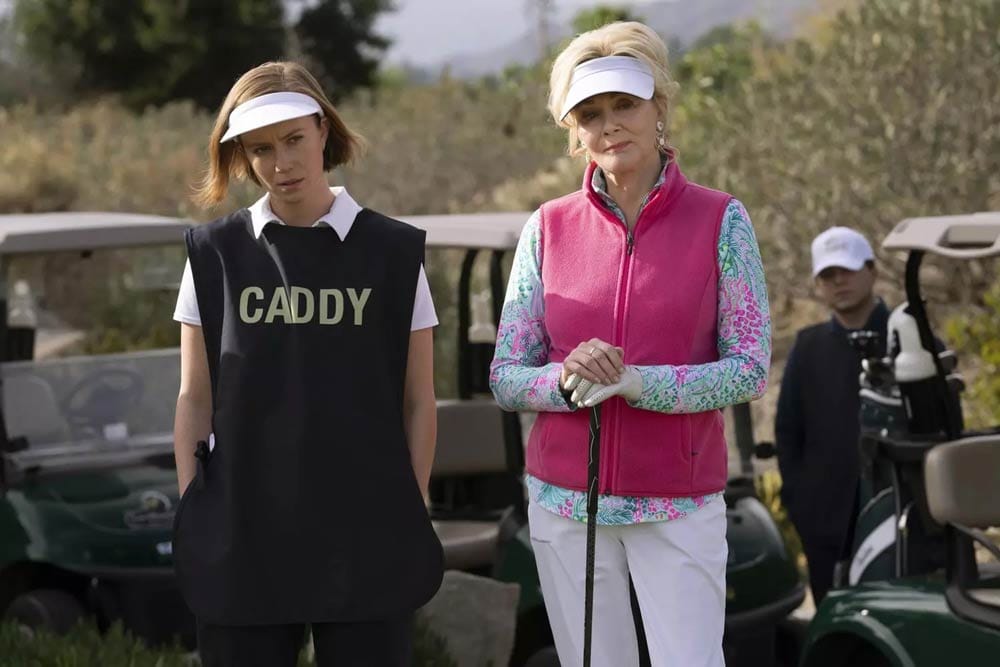 Hacks : quand la meilleure comédie américaine actuelle fait acte de visibilité LGBT dans une Amérique plus divisée que jamais